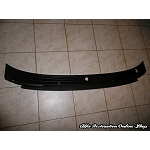 Alfa 33 905 Series Windscreen Wiper Grille (LHD models)