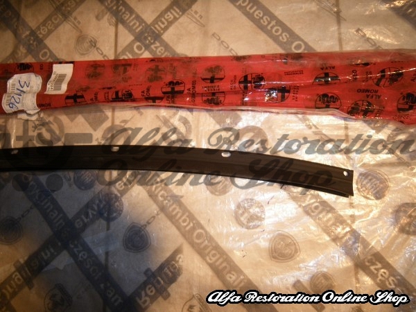 Alfa 146 Front Right Door Lower Seal