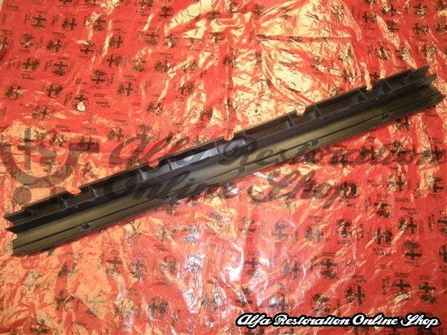 Alfasud Series 2 Rear Bumper Center Plastic Trim