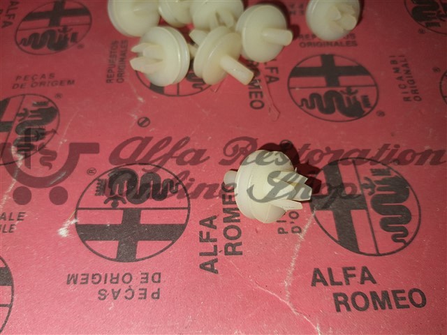 Alfa 33 905 Series Side Skirt Plastic Clips (Sliding Clip)
