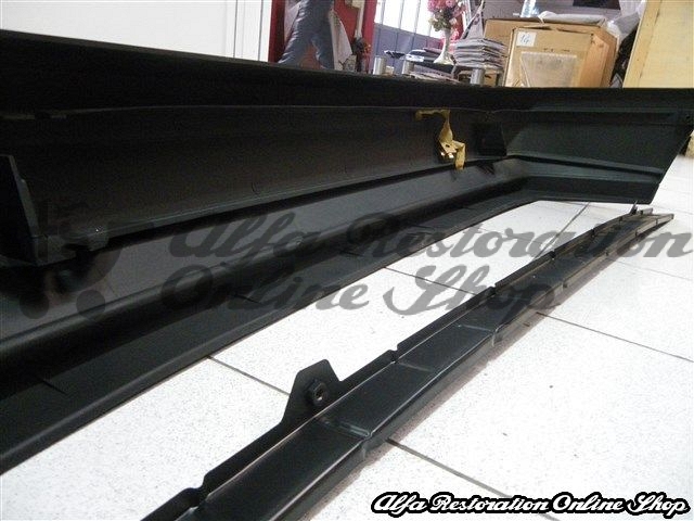Alfa 33 905 Series Rear Bumper (black color)