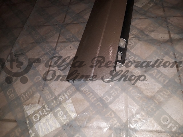 Alfa 33 907 Series Front Right Side Skirt (COL-270)