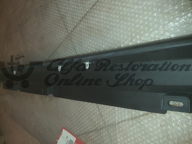 Alfa 145/146 Series Right Side Skirt (COL-099)
