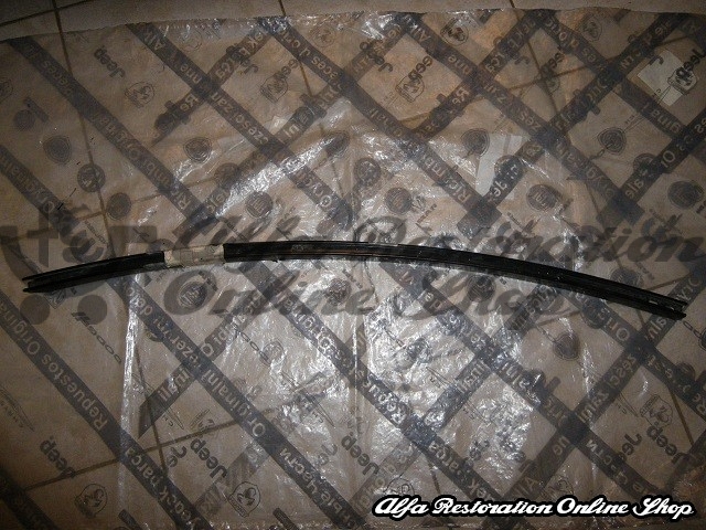 Alfa Romeo Alfetta GTV/GTV6 Right Door Vertical Window Metal Trim/Slider