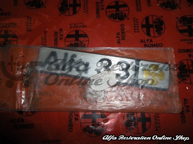Alfa 33 "Alfa 33 Quadrifoglio Oro/Golden Cloverleaf" Boot Badge