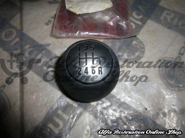 Alfa 147 1.9 JTD/GT 1.9 JTD/3.2 6-Speed Gear Lever Knob (in Leather)
