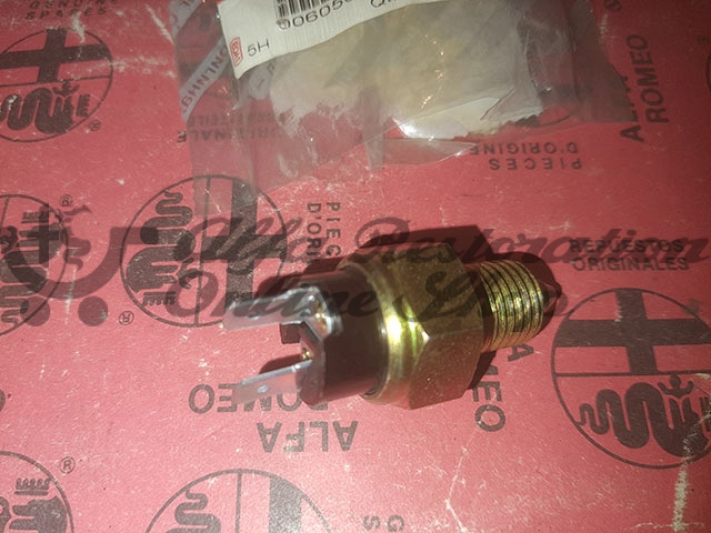 Alfa 33/145/146/75/Milano/SZ/RZ/Spider 115 Series Reverse Light Switch (Original)