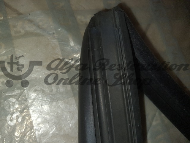 Alfa 33 905/907 Series Rear Left Door Window Slider Velvet