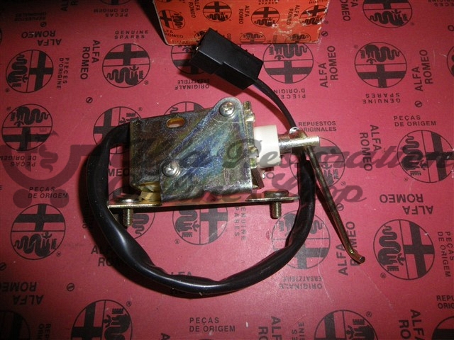 Alfa 164 Boot/Trunk Electromagnetic Release/Locking Mechanism