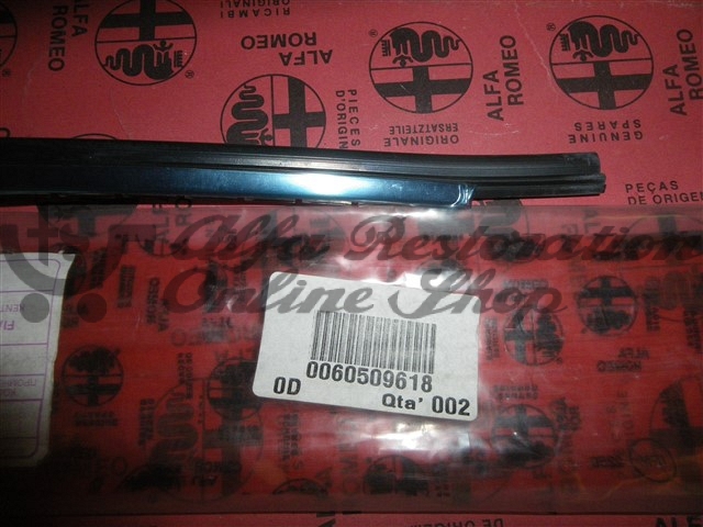 Alfa 164 Rear Windscreen Vertical Chrome Trim Set