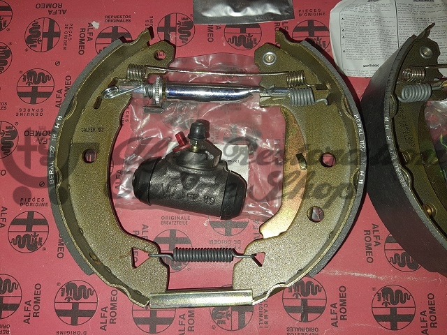 Alfa 33 905/907 Series/Sprint Rear Wheel Brake Drum Shoes Set (203 mm drum)