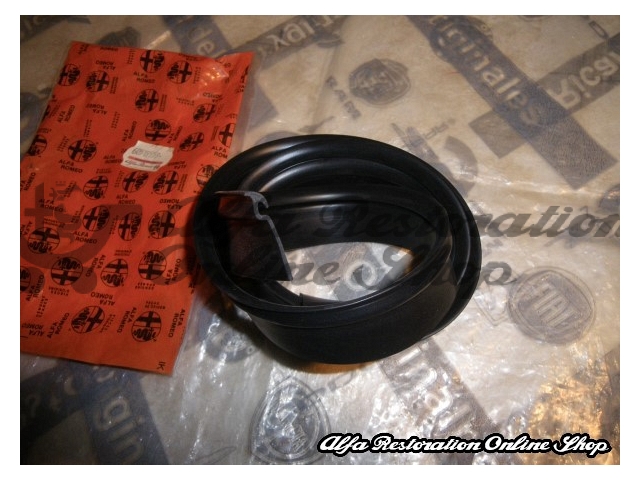 Alfa Spider 115 Series Hard Top Horizontal Seal (Windscreen Top)
