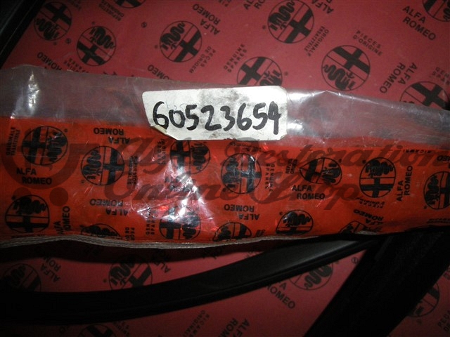 Alfa 33 905/907 Series Front Right Door Window Slider Velvet