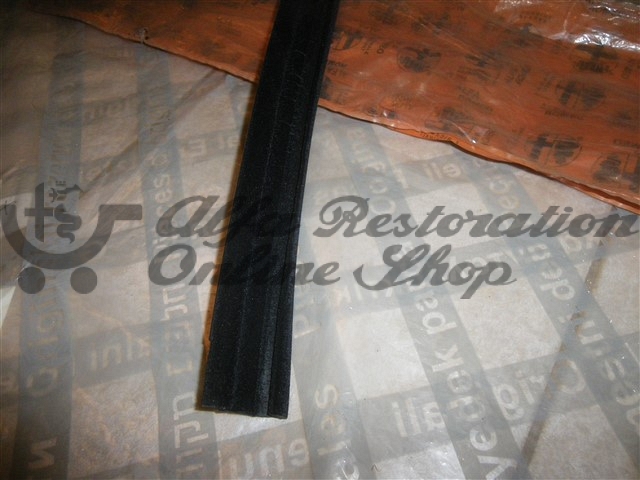 Alfa 33 905/907 Series Rear Left Door Window Slider Velvet