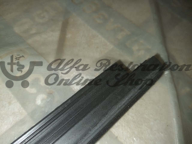Alfa 33 907 Series Front Right Door Horizontal Window Velour/Trim (Interior Side)