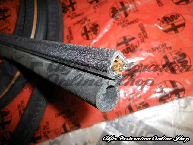 Alfa 75/Milano Rear Right Door Seal