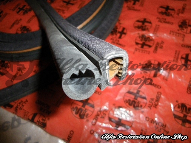 Alfa 75/Milano Rear Right Door Seal