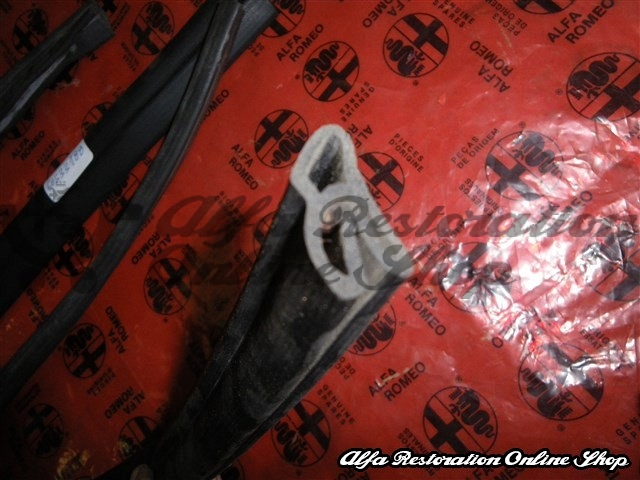 Alfa 75/Milano/S.Z./R.Z. Lower Radiator Crossmember Rubber Seal