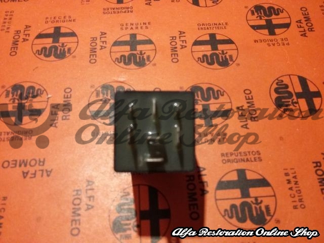 Alfa 75 1.8 IE/TB Fuel Pump Relay (Huco)