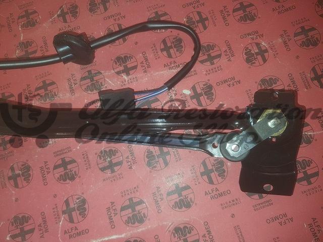 Alfa 33 907 Series Windscreen Wiper System Assembly (LHD)