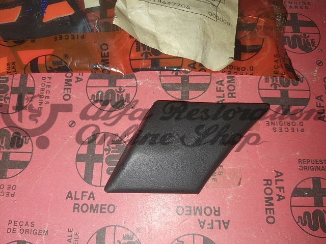 Alfa 33 907 Series 1.7 16V Rear Left Wing Trim