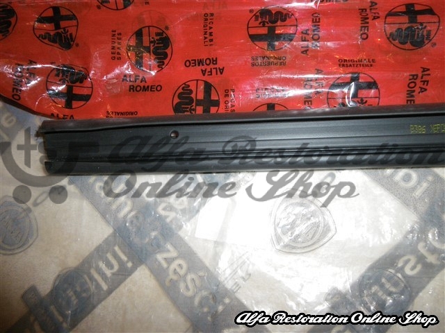 Alfa 164 Rear Left Door Lower Rubber Trim