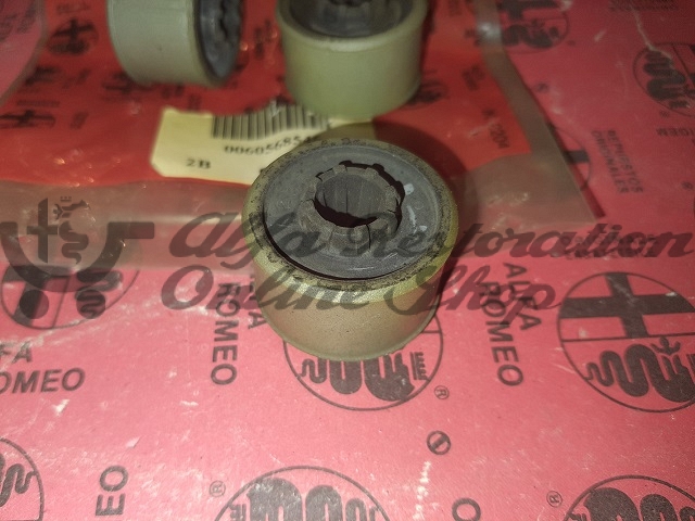 Alfa 145/146 Boxer Gearbox Rear Cover Lower Bracket Bush/Alfa 164 2.0/2.5 TD/3.0 V6 Gear Lever Selector Bush