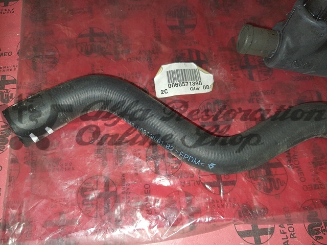 Alfa 164 Series 1/USA MY 91 2.0 TB V6/3.0 V6 12V Coolant Expansion Tank Lower Hose