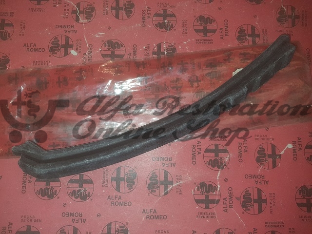 Alfa 164 Super/USA MY 94-95 Rear Right Door Lower Plastic/Decorative Trim Seal