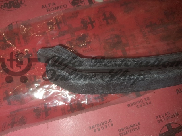 Alfa 164 Super/USA MY 94-95 Rear Right Door Lower Plastic/Decorative Trim Seal