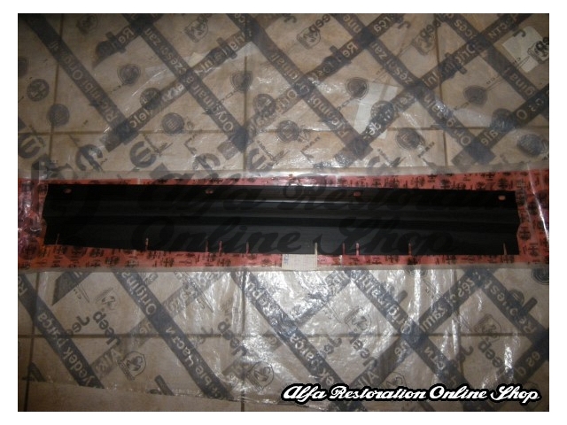 Alfa 164 Front Bumper Lower Spoiler (Center Section)