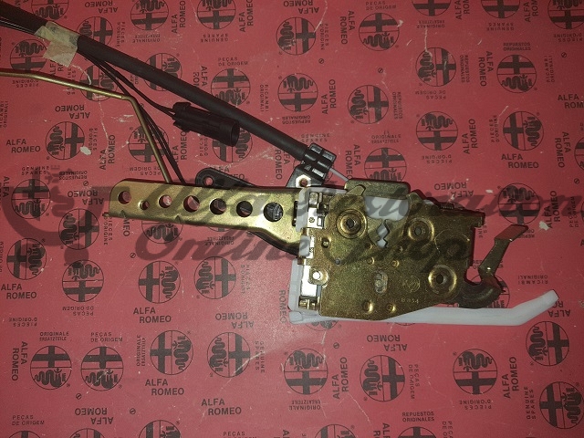 Alfa GTV/Spider 916 Series Right Door Locking Mechanism