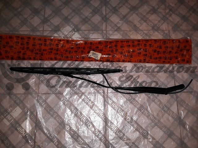 Alfa GTV/Spider 916 Series Windscreen Right Wiper Arm (LHD)