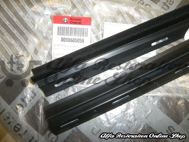 Alfa Spider (916 Series) Right/Left Door Window Horizontal Rubber Seal/Trim Set