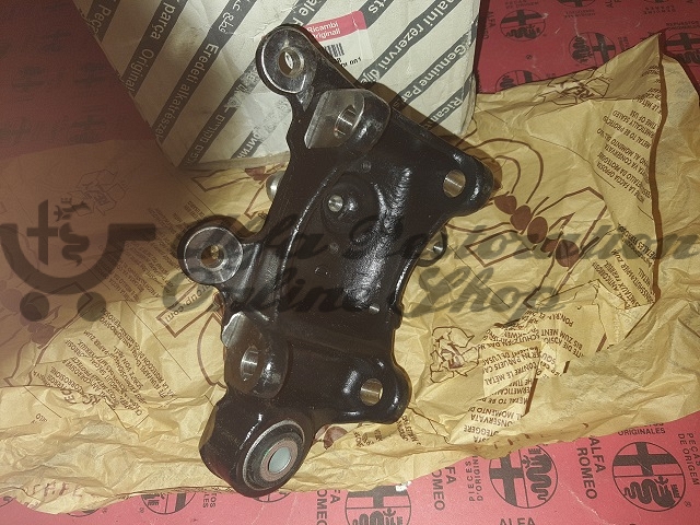 Alfa 147/156/GT Rear Suspension Stub Axle Set (Right Side)