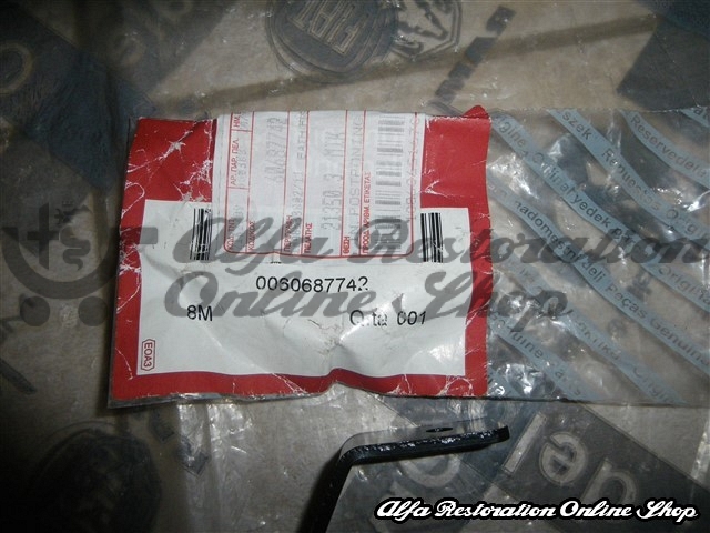 Alfa GTV/Spider 916 Series Phase 2 Front Bumper Right Bracket