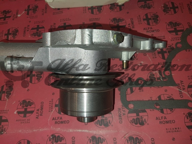 Alfa Romeo Giulia/GT/Spider 105 Series Water Pump (Dynamo/2 ports/REV Counter)