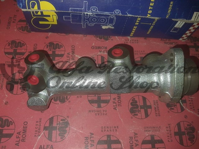 Alfa 33/Alfasud/Sprint Brakes Master Cylinder (ID 20.6 mm) (3 ports with Front Facing Vertical Port)