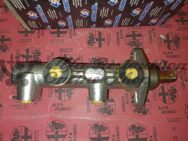 Alfa 75 4 Cylinder Versions Brakes Master Cylinder (ID 22.2 mm/3 ports with front facing vertical port)