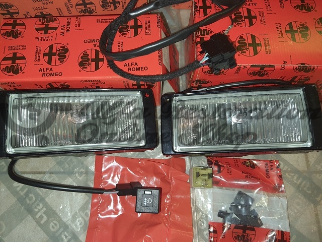 Alfa 33 907 Series/Alfa 75/Milano Fog Light Set (Clear Glass/Early Models)