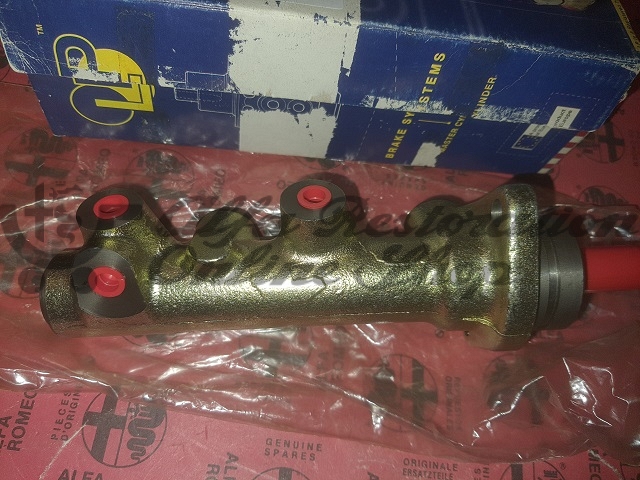 Alfa 75 4 Cylinder Versions Brakes Master Cylinder (ID 22.2 mm/3 ports with front facing vertical port)