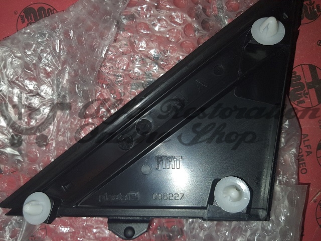 Fiat 500/500 Abarth A-Pillar Right Decorative Triangle