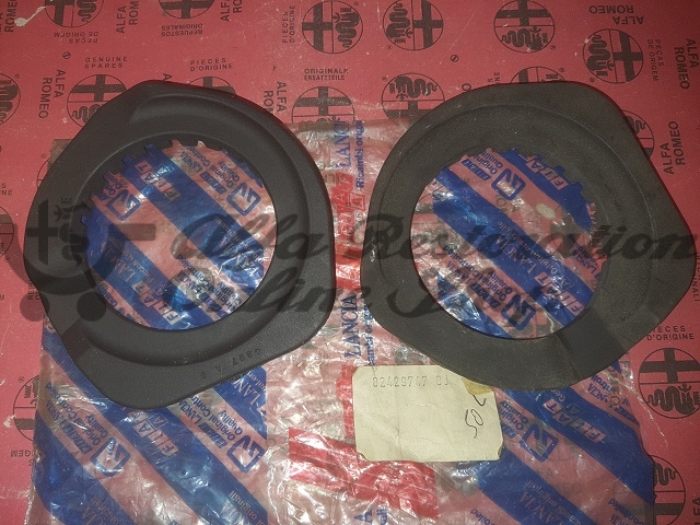 Alfa 164 Rear Suspension Spring Upper Rubber Mount/Ring Set